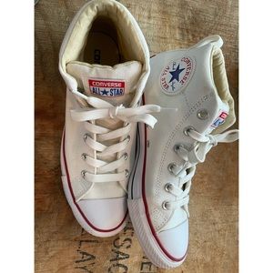 7M/9W mid-rise Converse